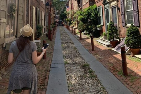 Mysteries on the Move: Scavenger Hunt in Savannah